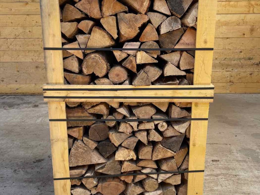 Bûches de 50 cm fendues, sections bien visibles
